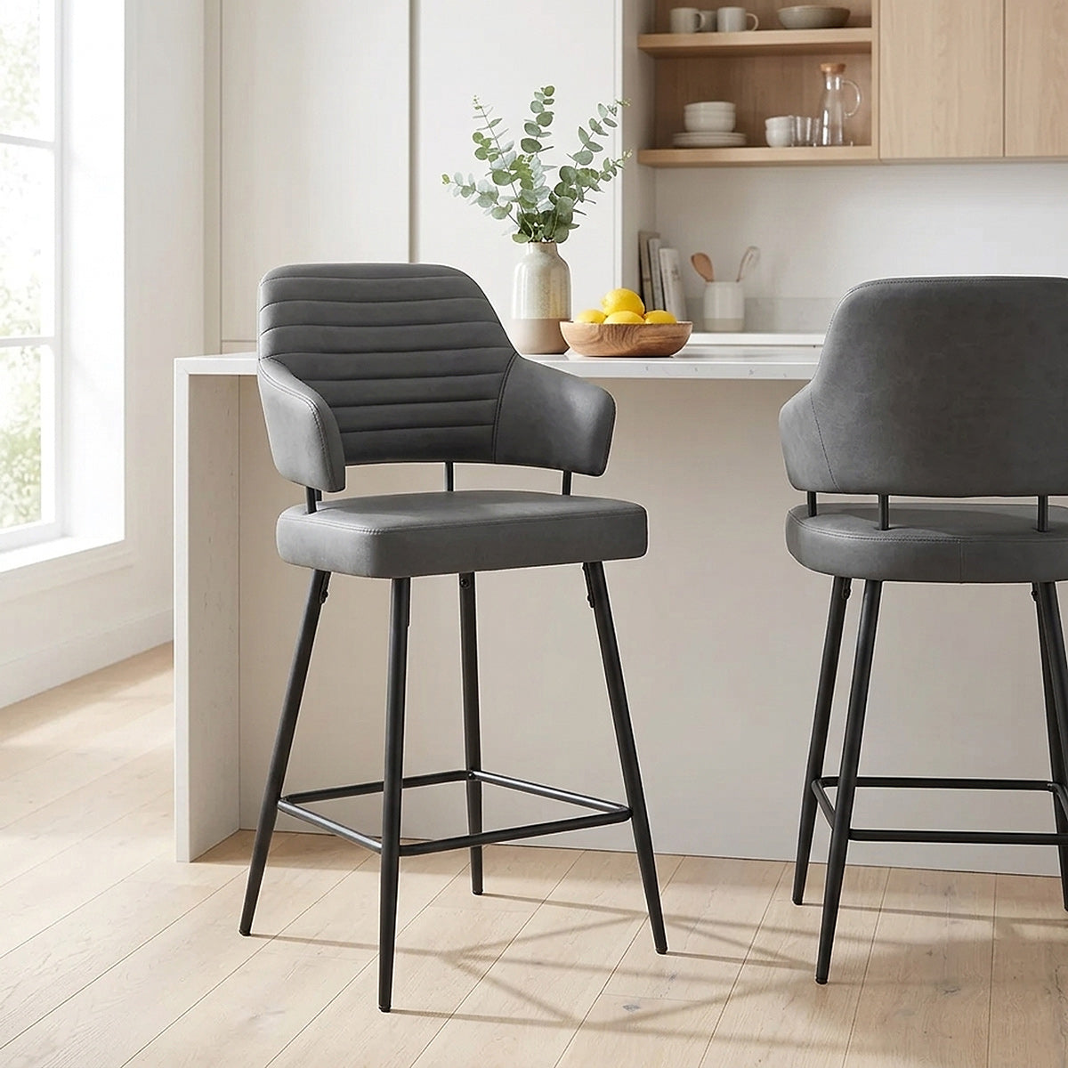Tabouret Faux Cuir Noir - Hampton Gris Foncé