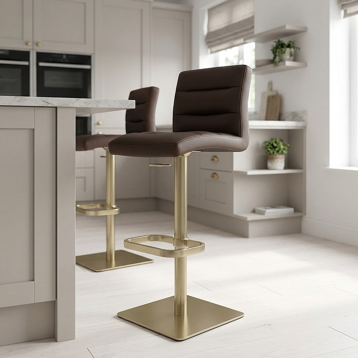 Lush Gold Stool Brown