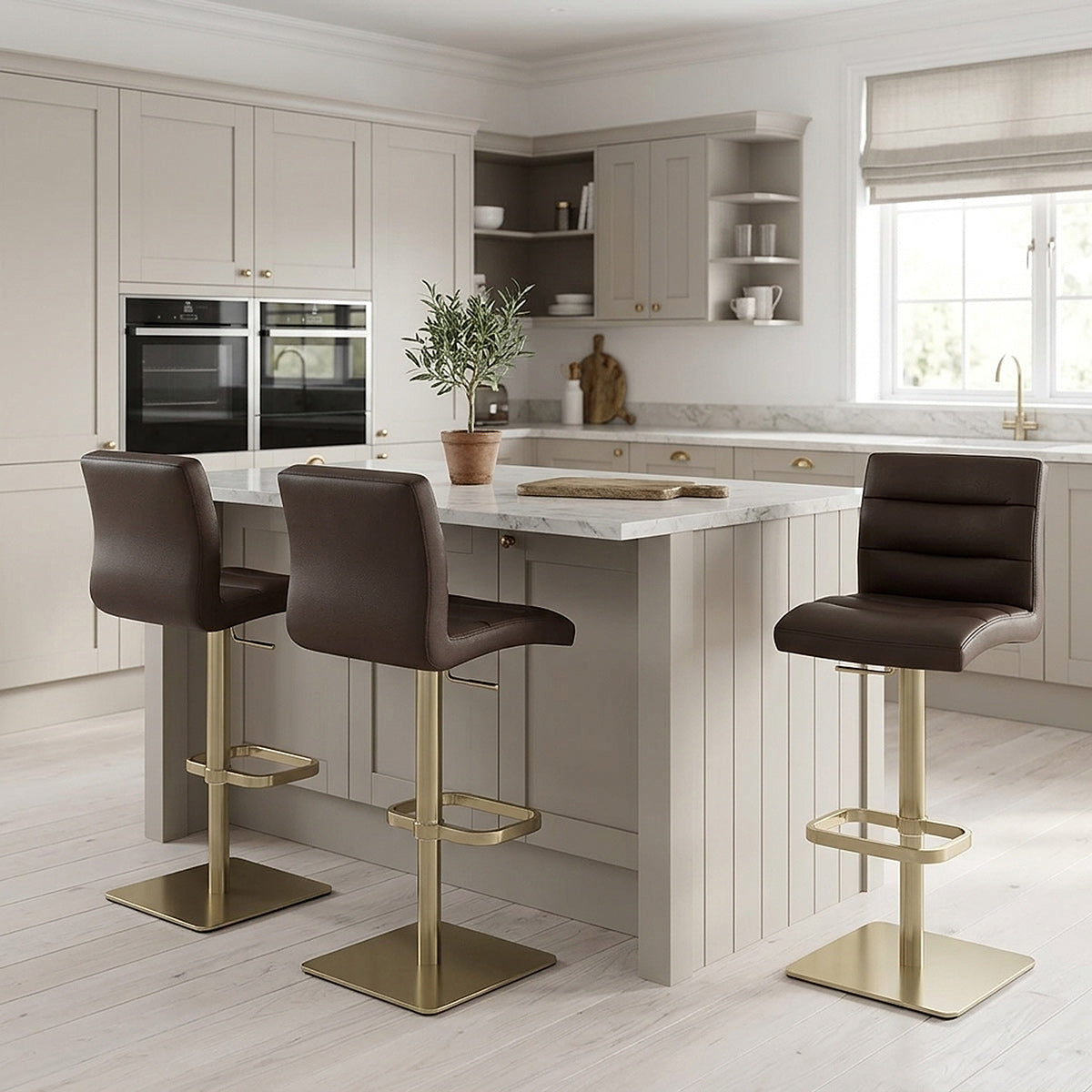 Lush Gold Stool Brown